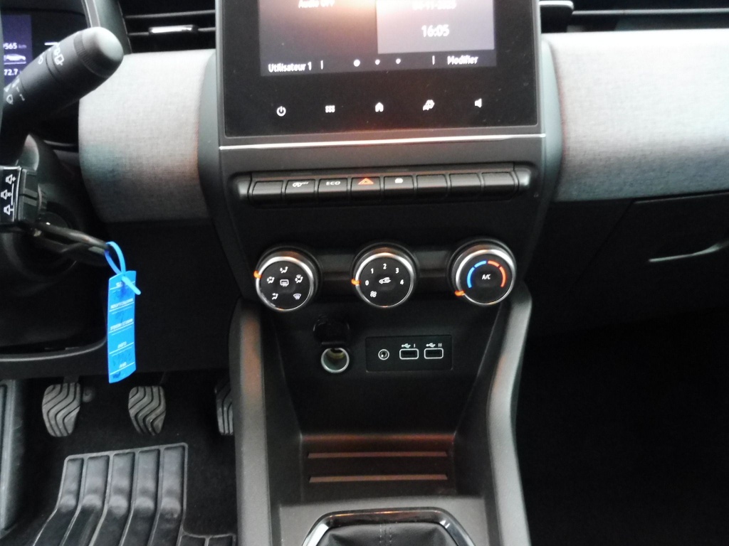 72443_p51 - RENAULT - CLIO - 2025 - photo 6