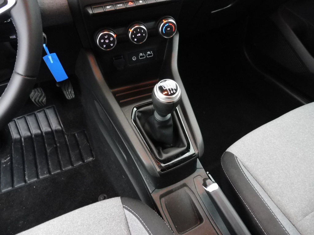 72511_p51 - RENAULT - CLIO - 2025 - photo 11