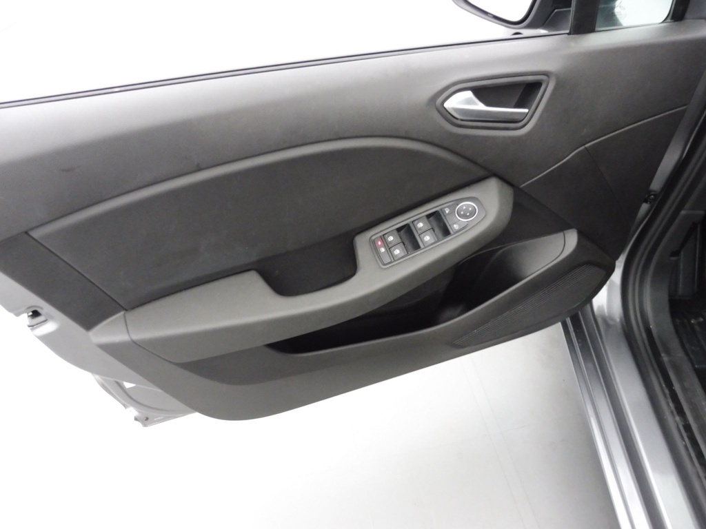 72511_p51 - RENAULT - CLIO - 2025 - photo 15