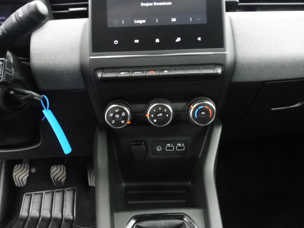 72541_p51 - RENAULT - CLIO - 2025 - photo 11