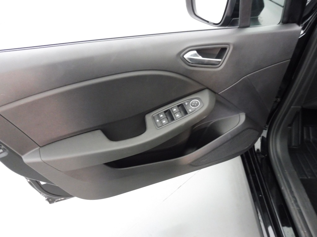 72552_p51 - RENAULT - CLIO - 2025 - photo 15