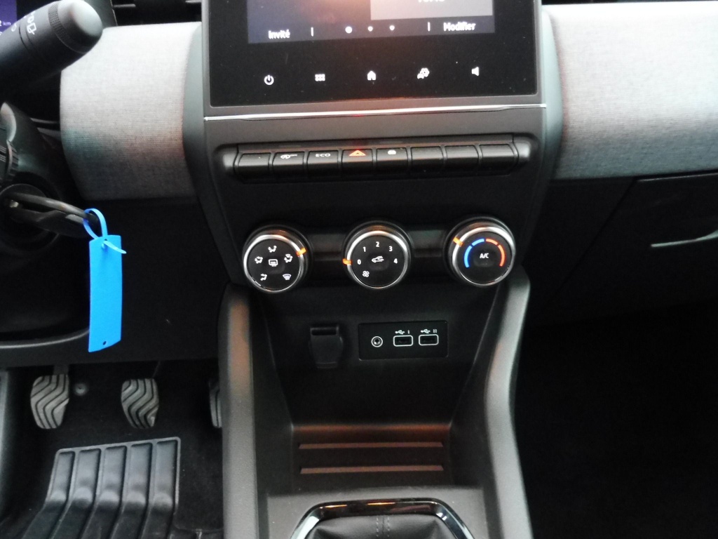 72552_p51 - RENAULT - CLIO - 2025 - photo 6