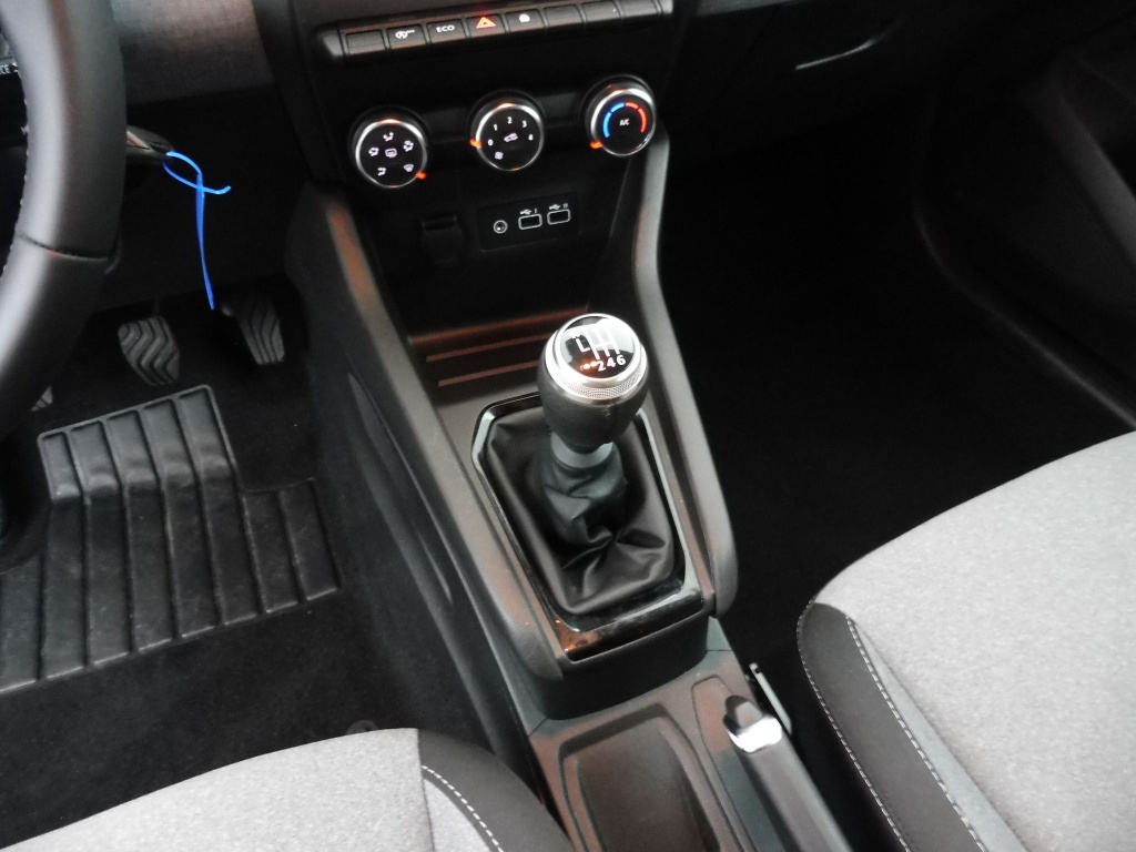 72557_p51 - RENAULT - CLIO - 2025 - photo 12