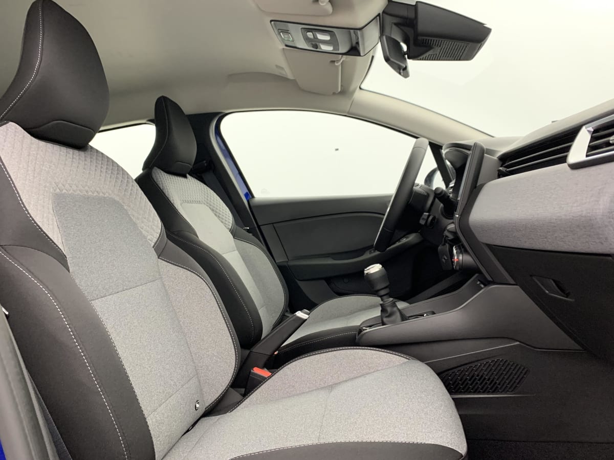 368304_p2 - RENAULT - CLIO 5 - 2025 - photo 9