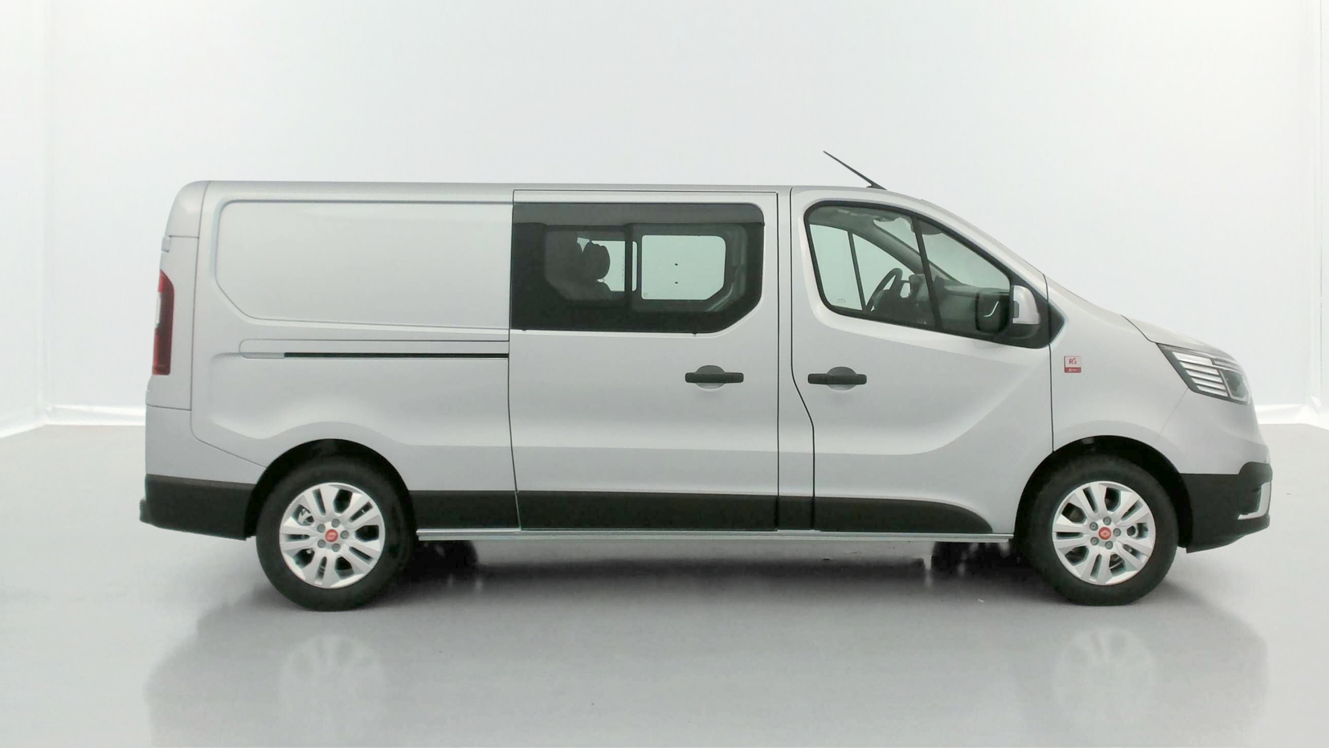 GLI00007186_p53 - RENAULT TRUCKS - TRAFIC CA - 2025 - photo 21