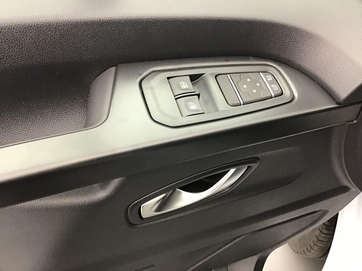 380931_p2 - RENAULT - TRAFIC - 2026 - photo 9