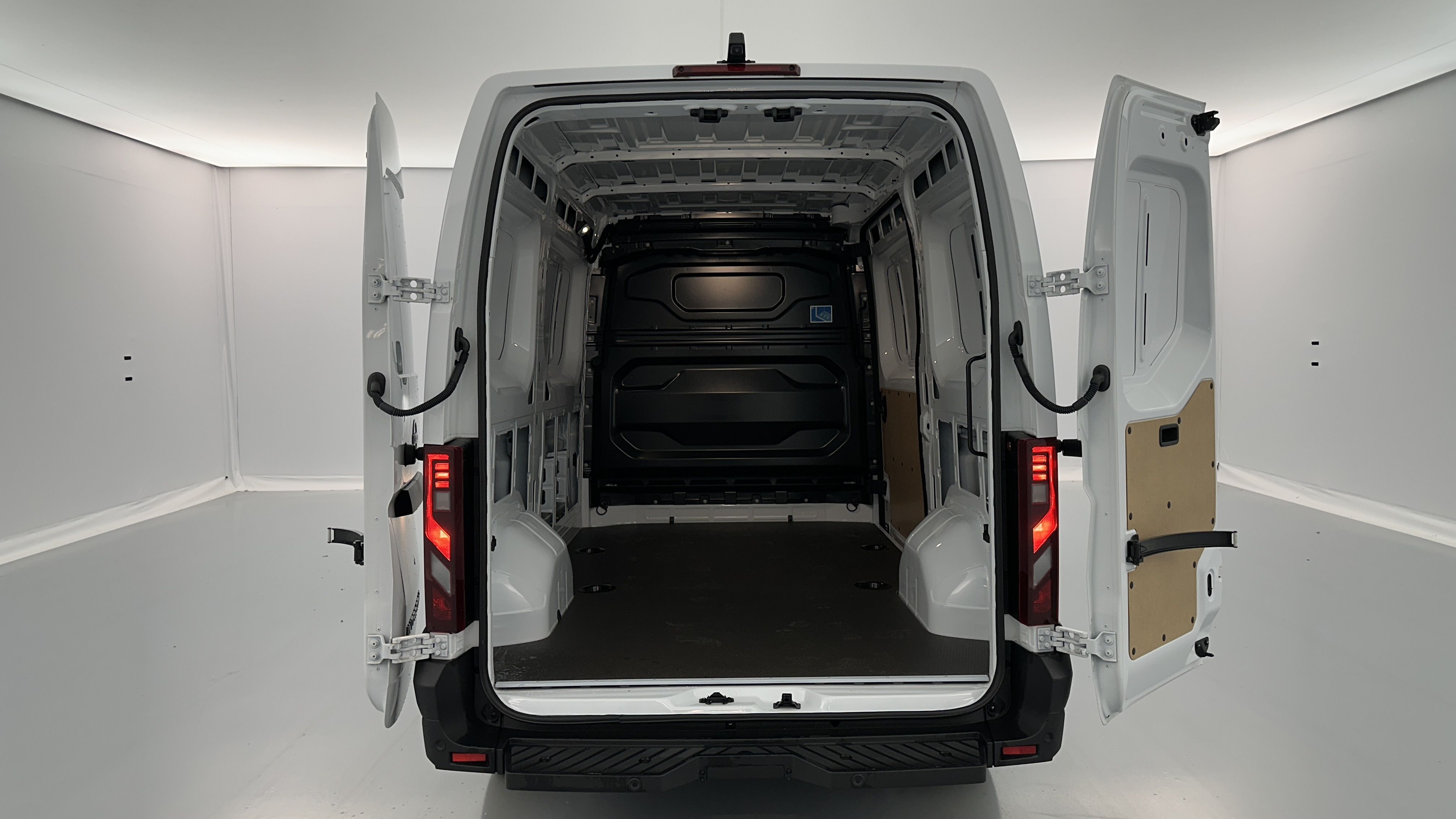 GLI00011037_p53 - NISSAN - INTERSTAR - 2025 - photo 9