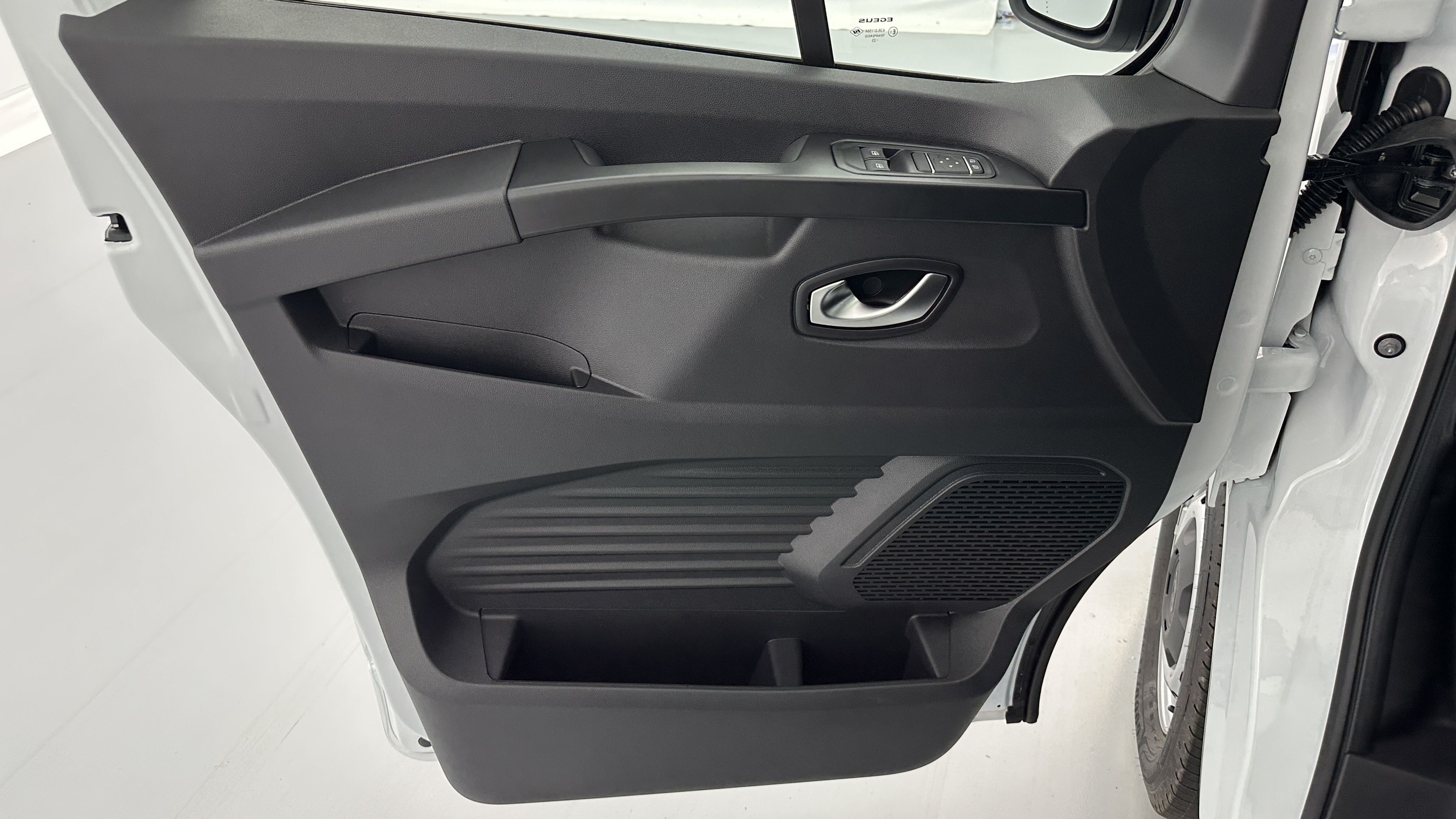 GLI00026340_p53 - RENAULT - TRAFIC - 2025 - photo 4