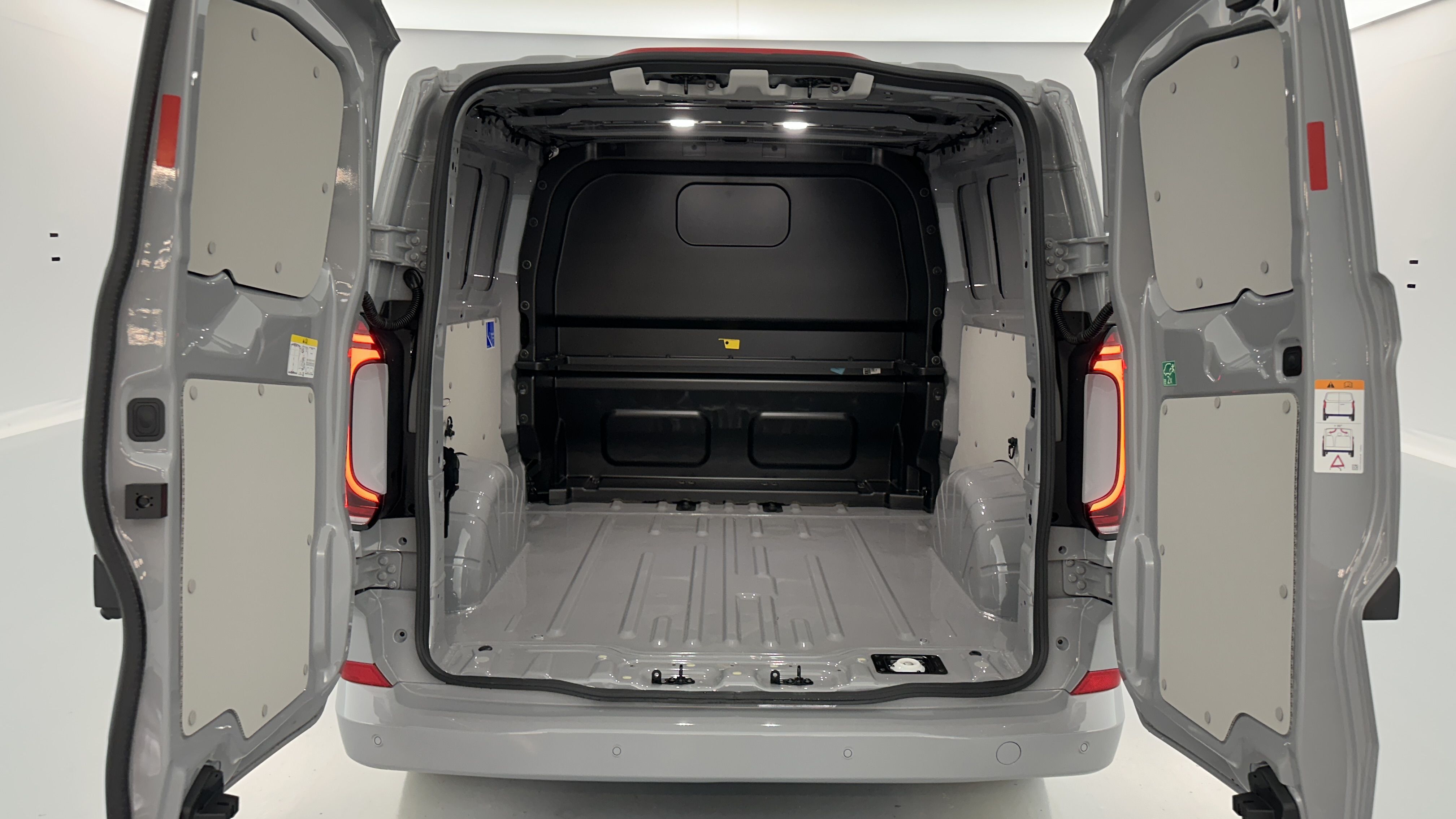 GLI00026514_p53 - VOLKSWAGEN - TRANSPORTER PROCAB - 2026 - photo 9