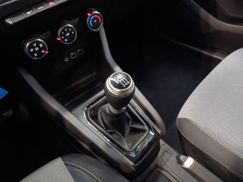 71348_p51 - RENAULT - CLIO - 2025 - photo 15