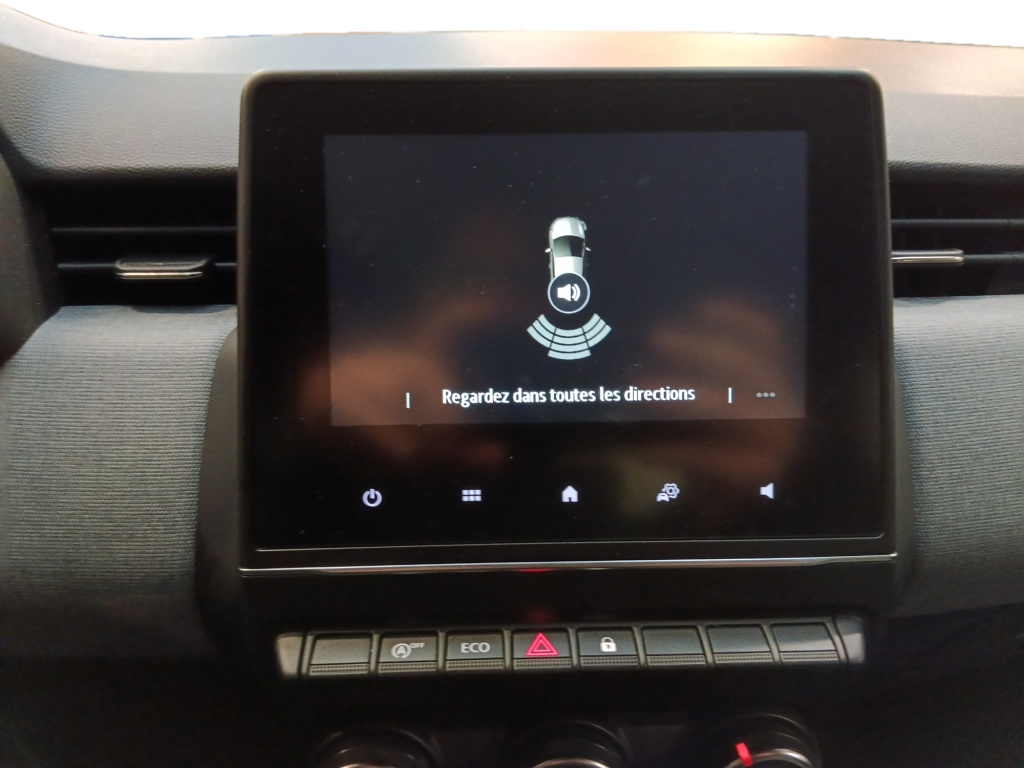 71348_p51 - RENAULT - CLIO - 2025 - photo 18