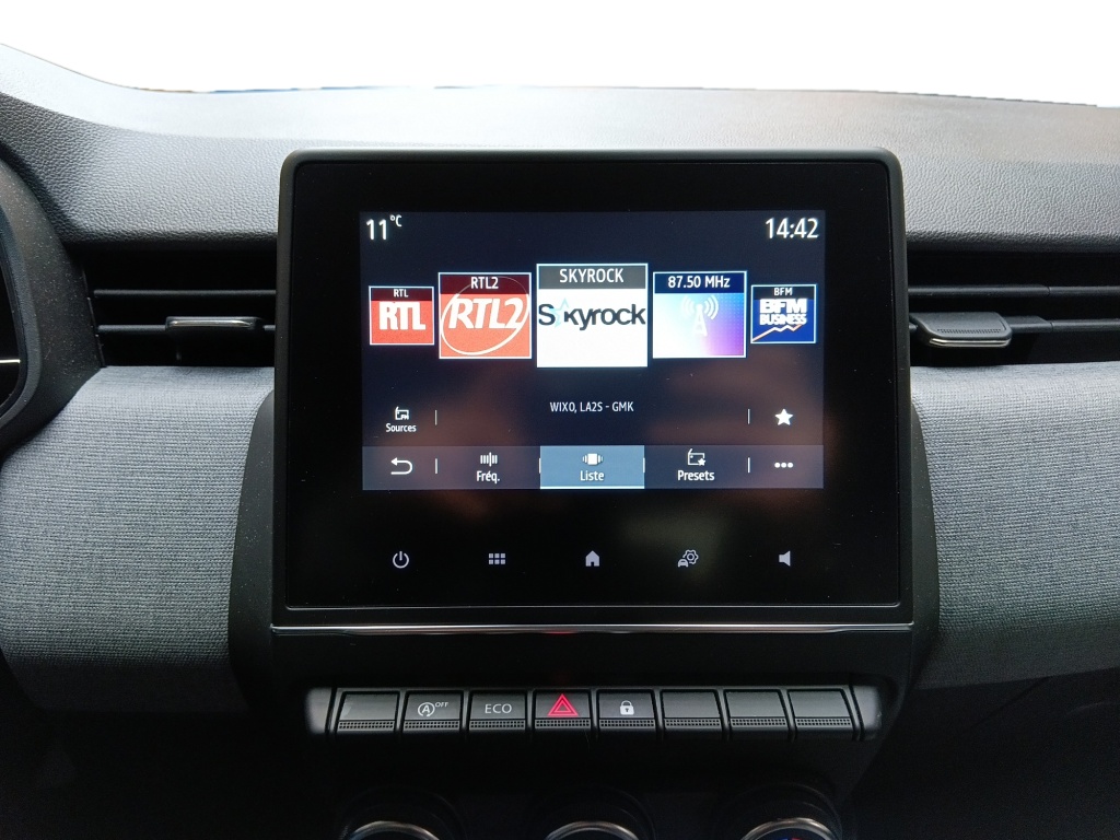 72566_p51 - RENAULT - CLIO - 2025 - photo 17