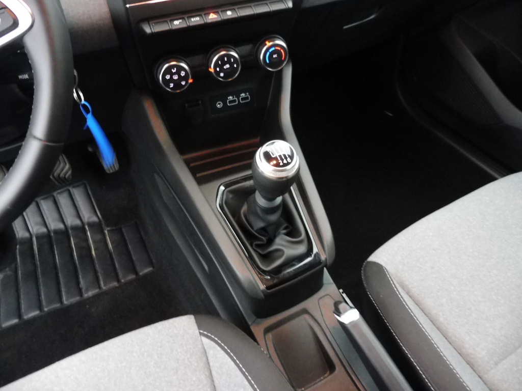 71341_p51 - RENAULT - CLIO - 2025 - photo 11