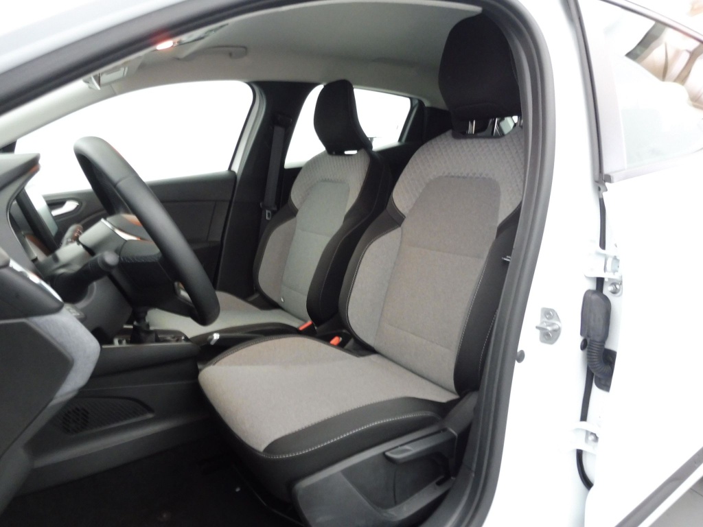 71341_p51 - RENAULT - CLIO - 2025 - photo 12