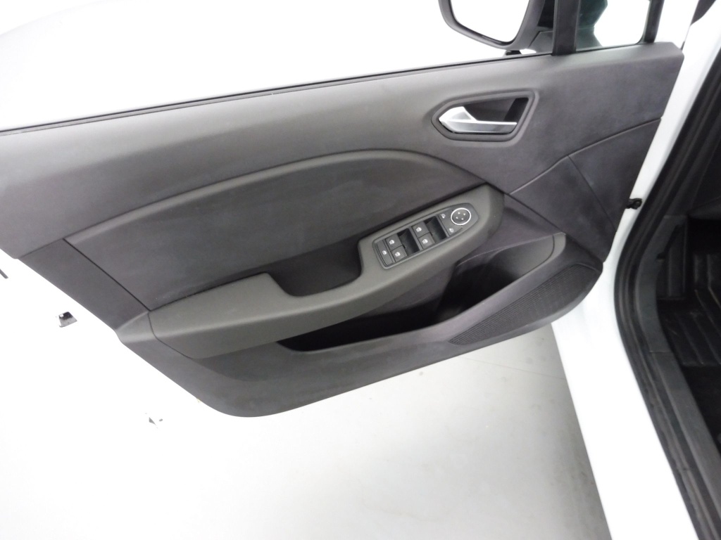 71341_p51 - RENAULT - CLIO - 2025 - photo 15