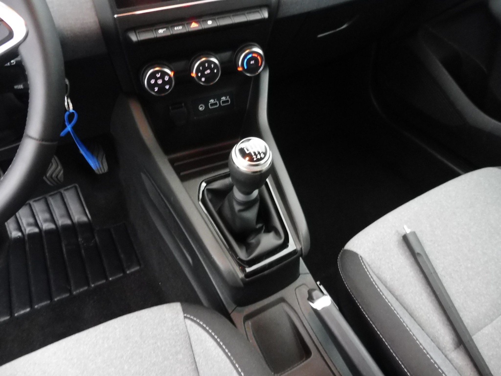 71347_p51 - RENAULT - CLIO - 2025 - photo 11