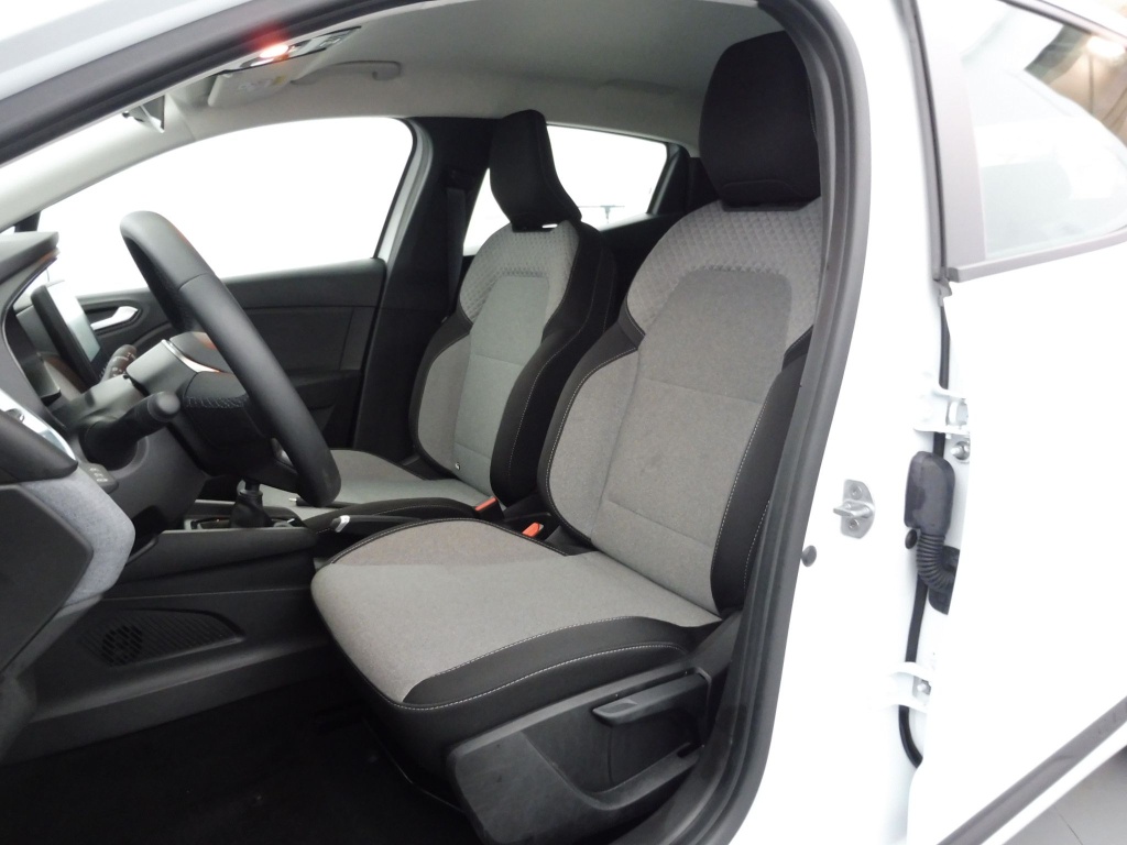 71347_p51 - RENAULT - CLIO - 2025 - photo 12