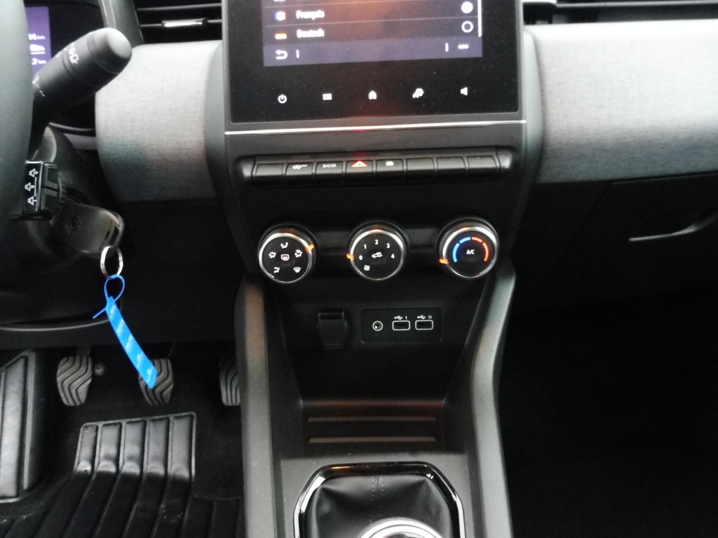 71347_p51 - RENAULT - CLIO - 2025 - photo 6