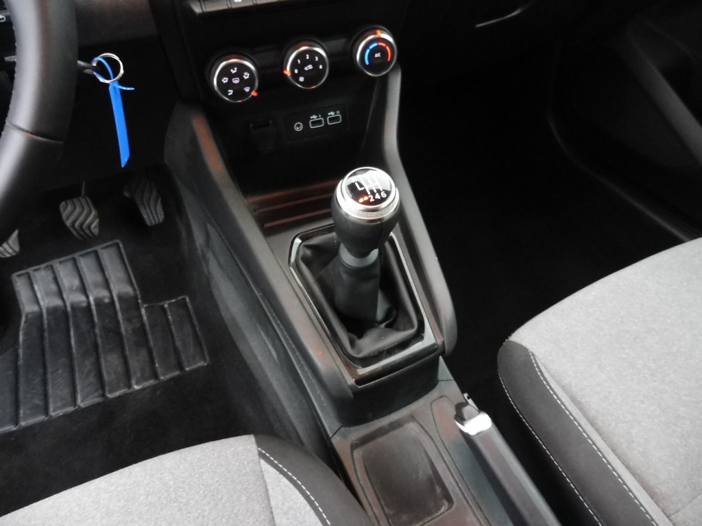 72488_p51 - RENAULT - CLIO - 2025 - photo 11