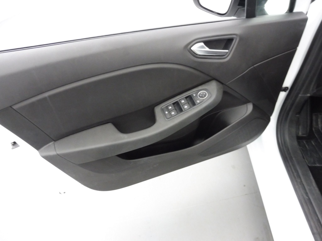 72488_p51 - RENAULT - CLIO - 2025 - photo 15