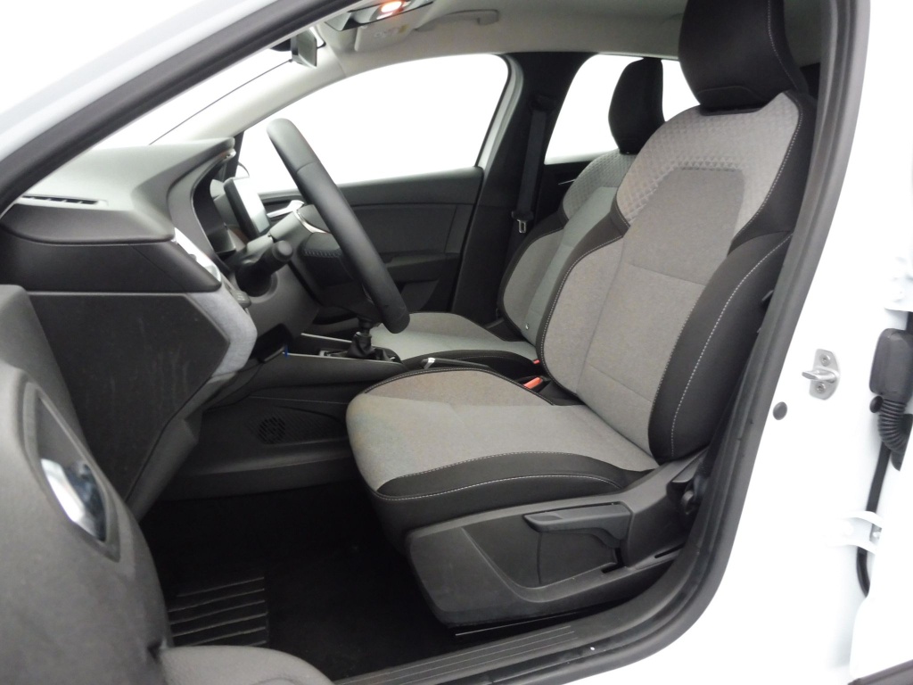 72519_p51 - RENAULT - CLIO - 2025 - photo 15