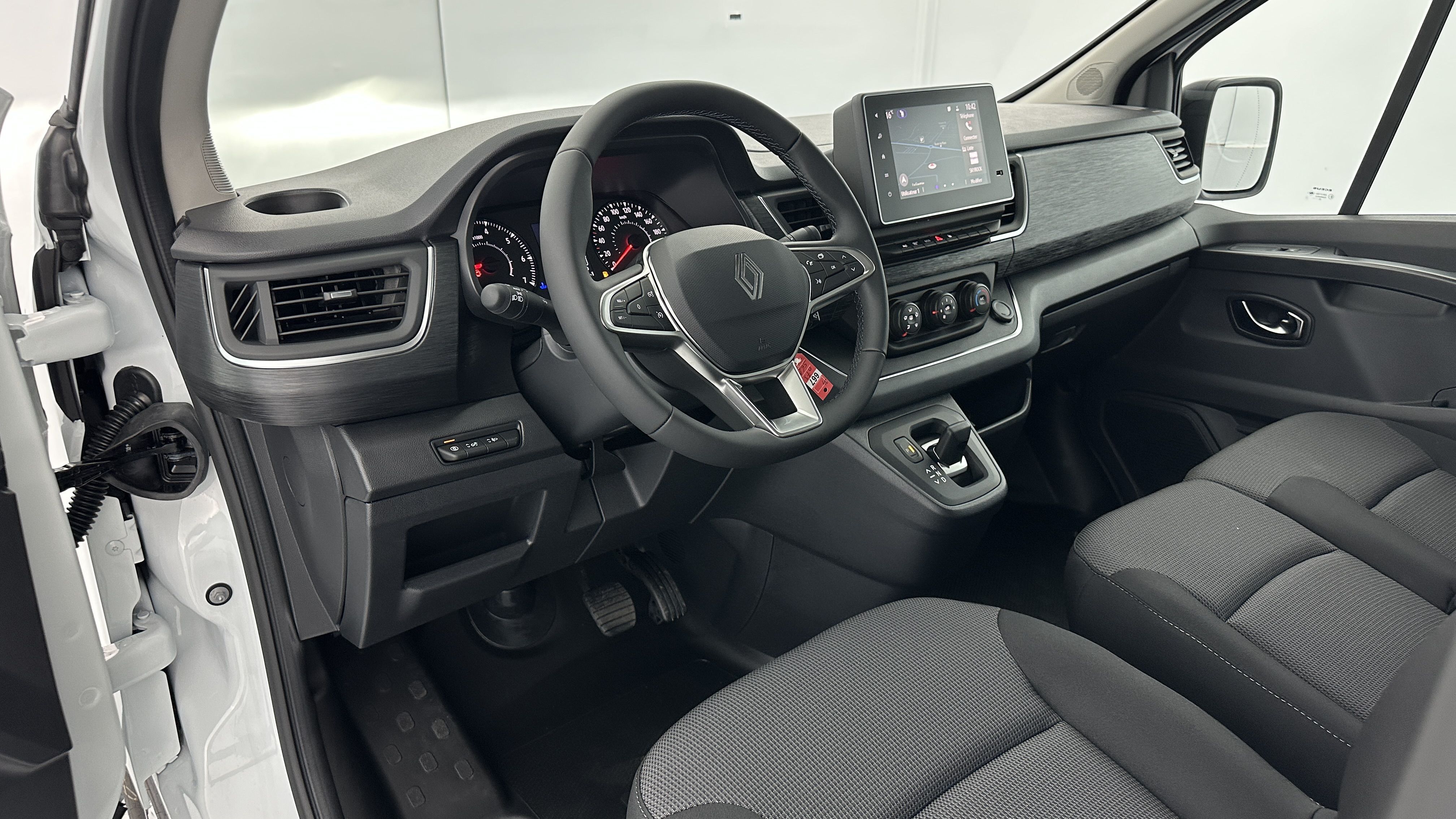 GLI00026313_p53 - RENAULT - TRAFIC - 2025 - photo 6