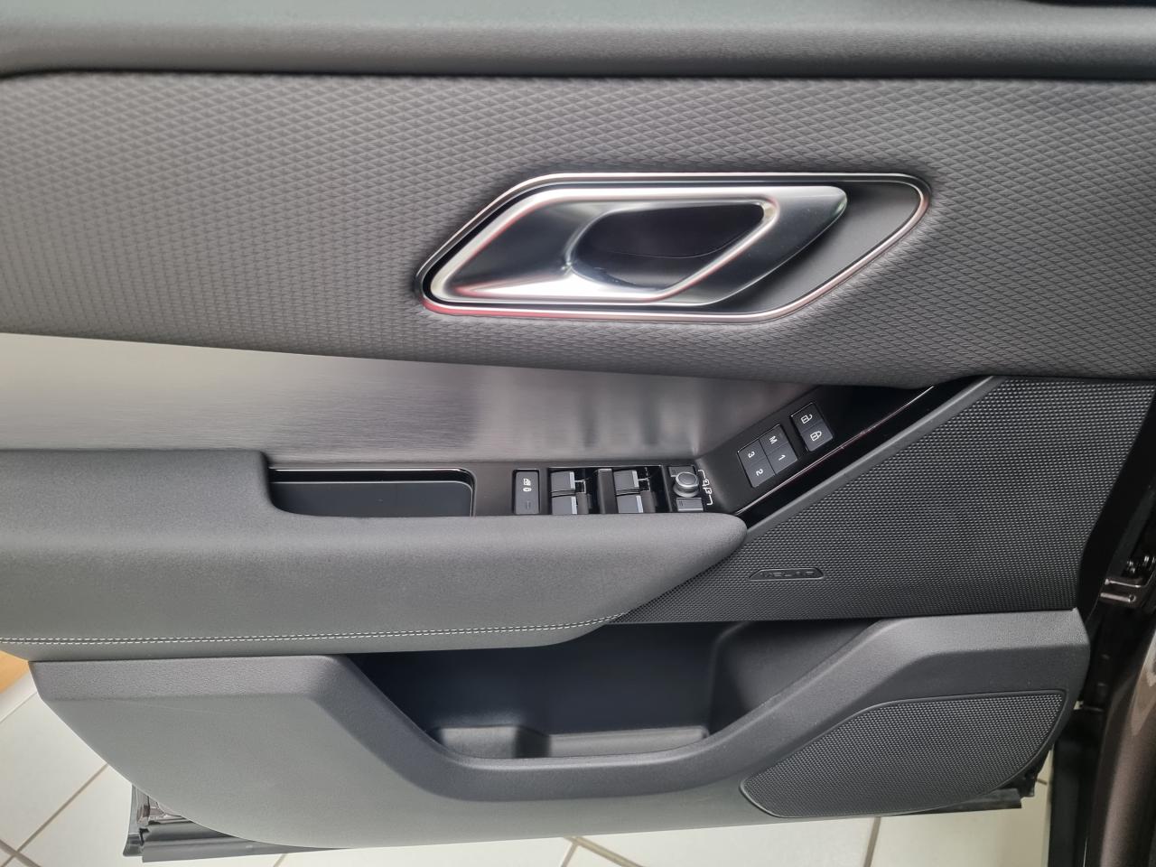 0679-0001101_p68 - LAND ROVER - VELAR - 2023 - photo 16