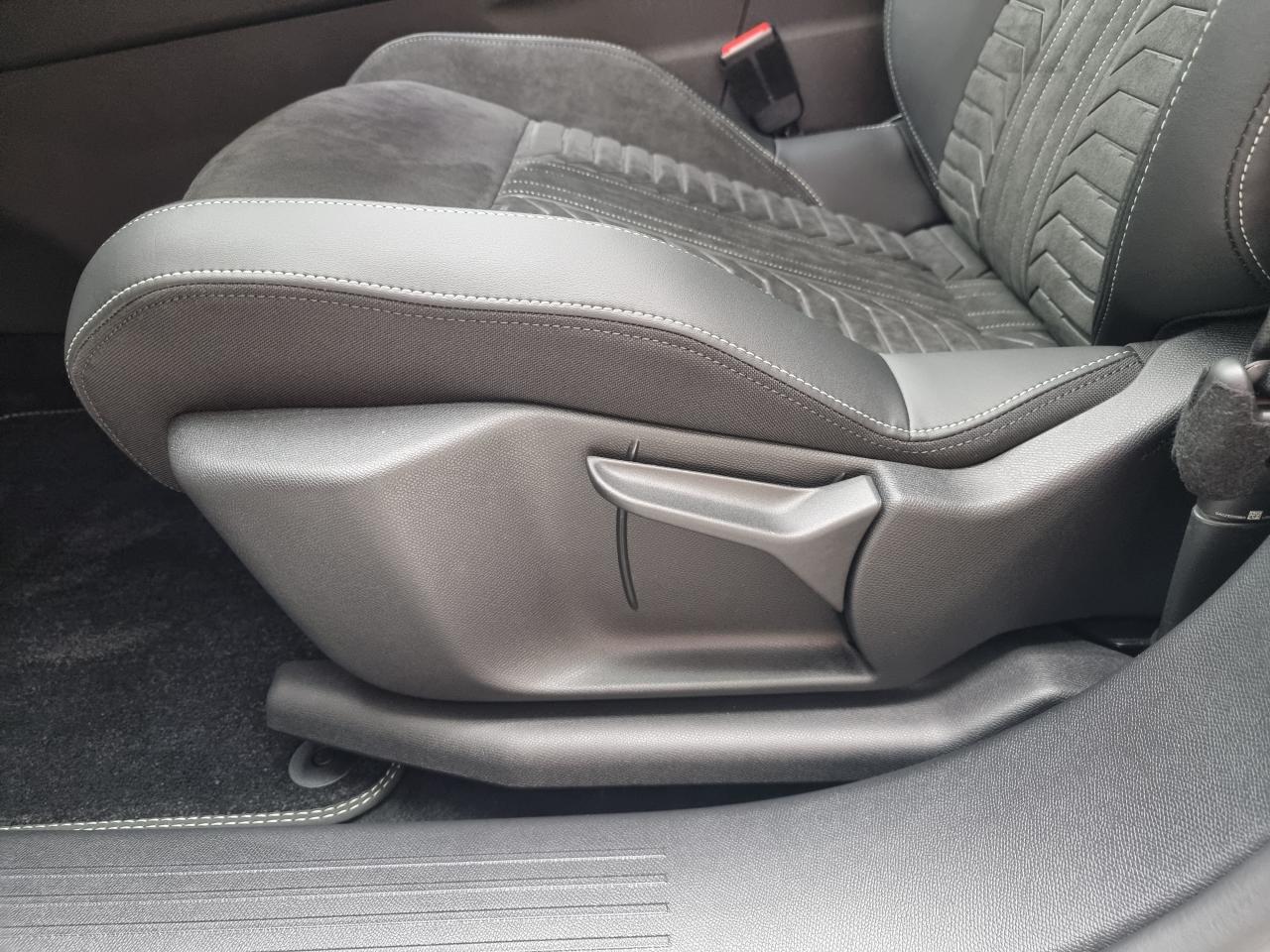 0679-0002609_p68 - PEUGEOT - 3008 - 2025 - photo 15