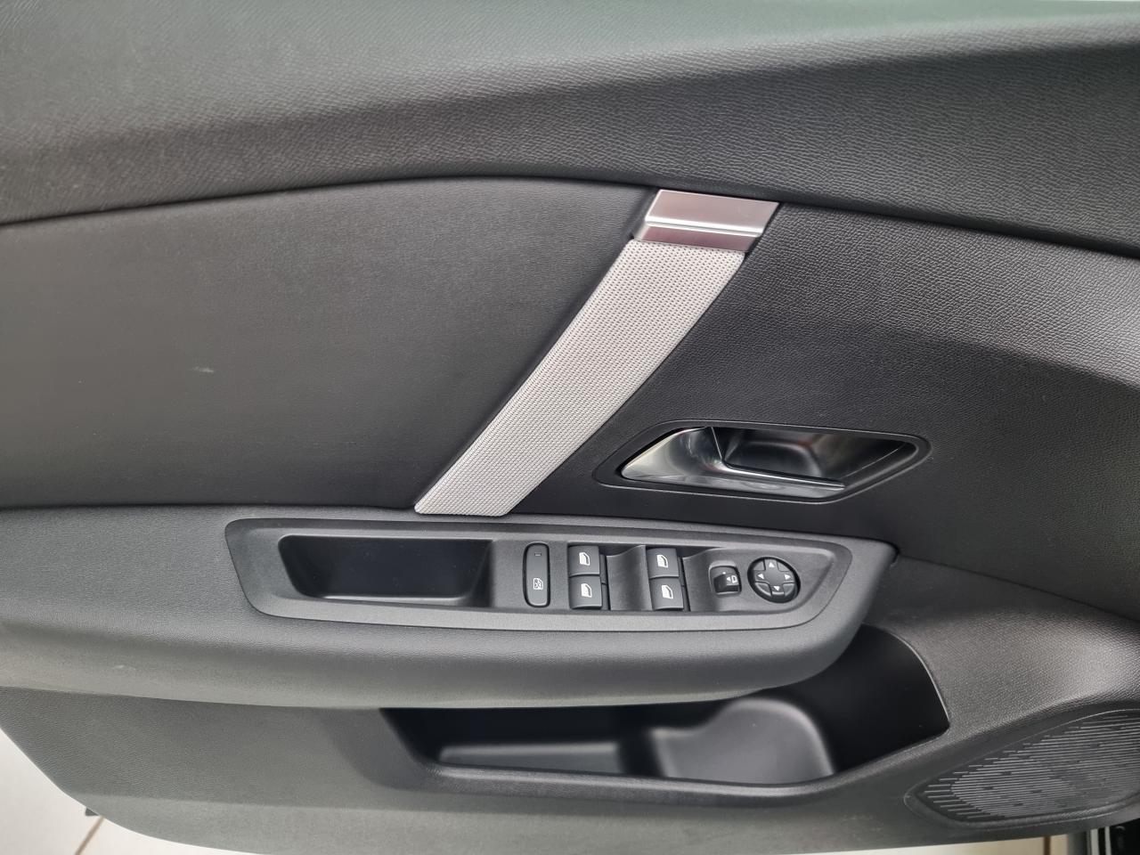 0679-0002889_p68 - CITROEN - C4 - 2025 - photo 17