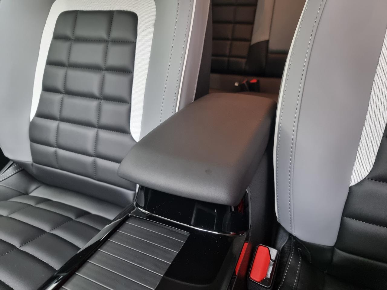 0679-0002889_p68 - CITROEN - C4 - 2025 - photo 18