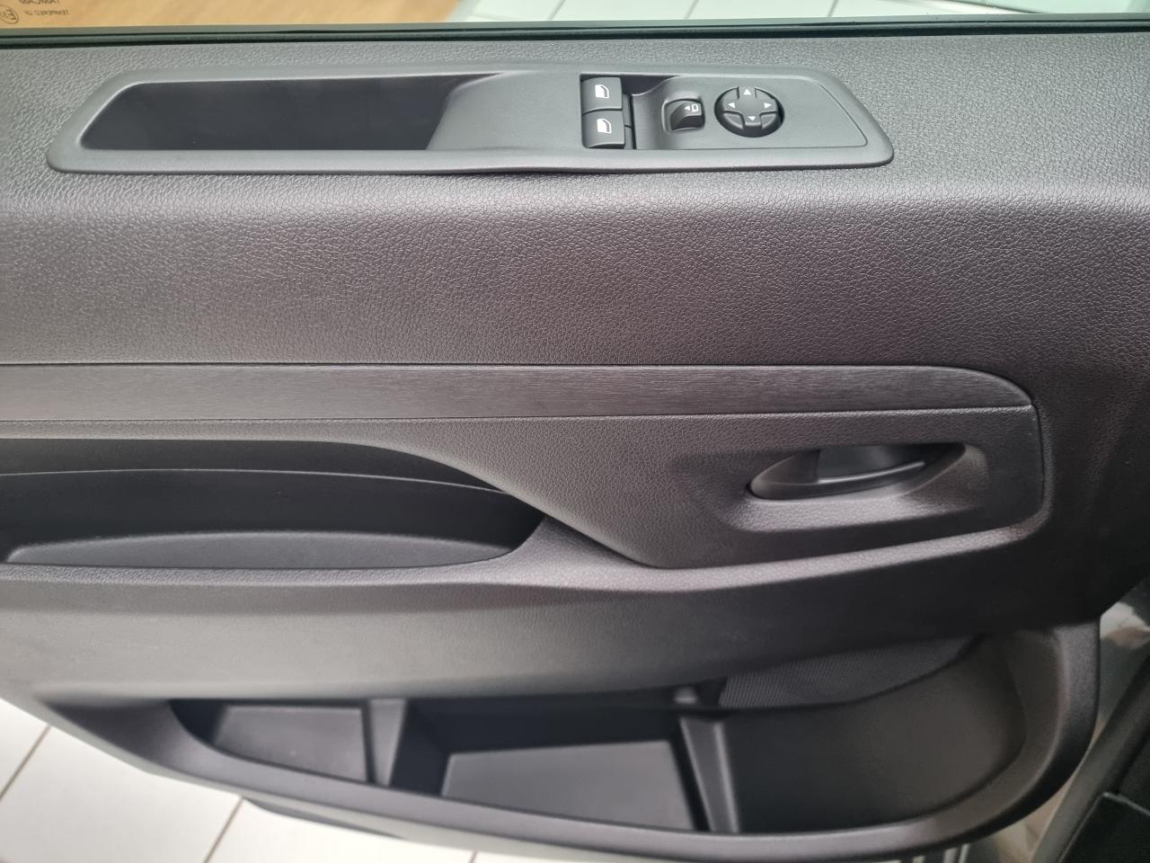 0679-0002898_p68 - CITROEN - JUMPY - 2025 - photo 17