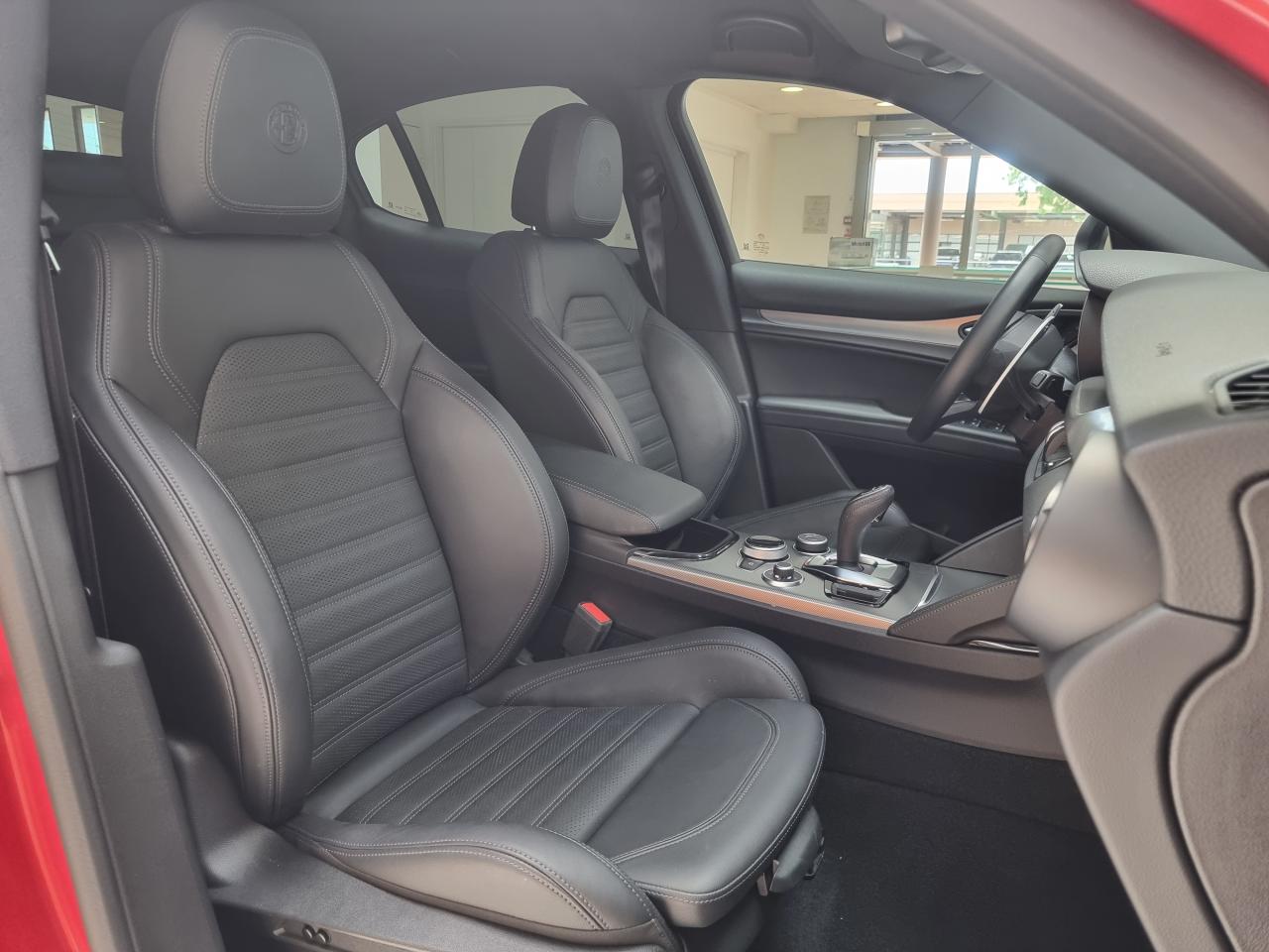 0679-0002979_p68 - ALFA ROMEO - STELVIO - 2024 - photo 12