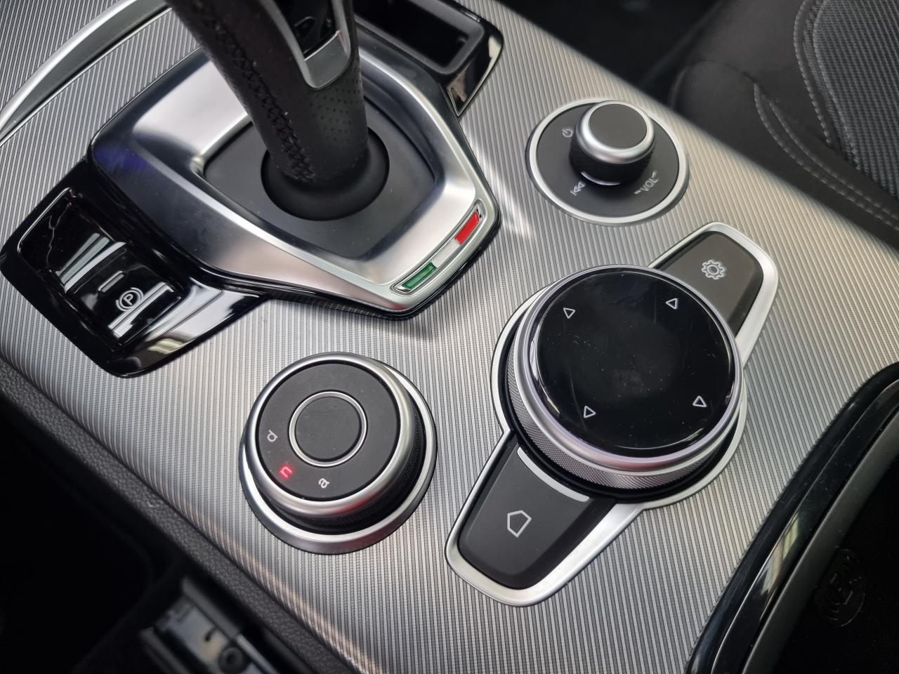 0679-0002984_p68 - ALFA ROMEO - STELVIO - 2024 - photo 21