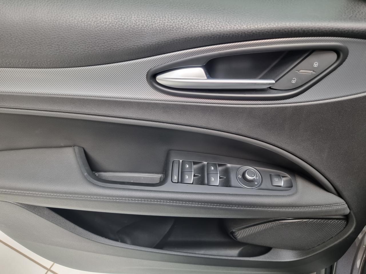 0679-0002986_p68 - ALFA ROMEO - STELVIO - 2024 - photo 16