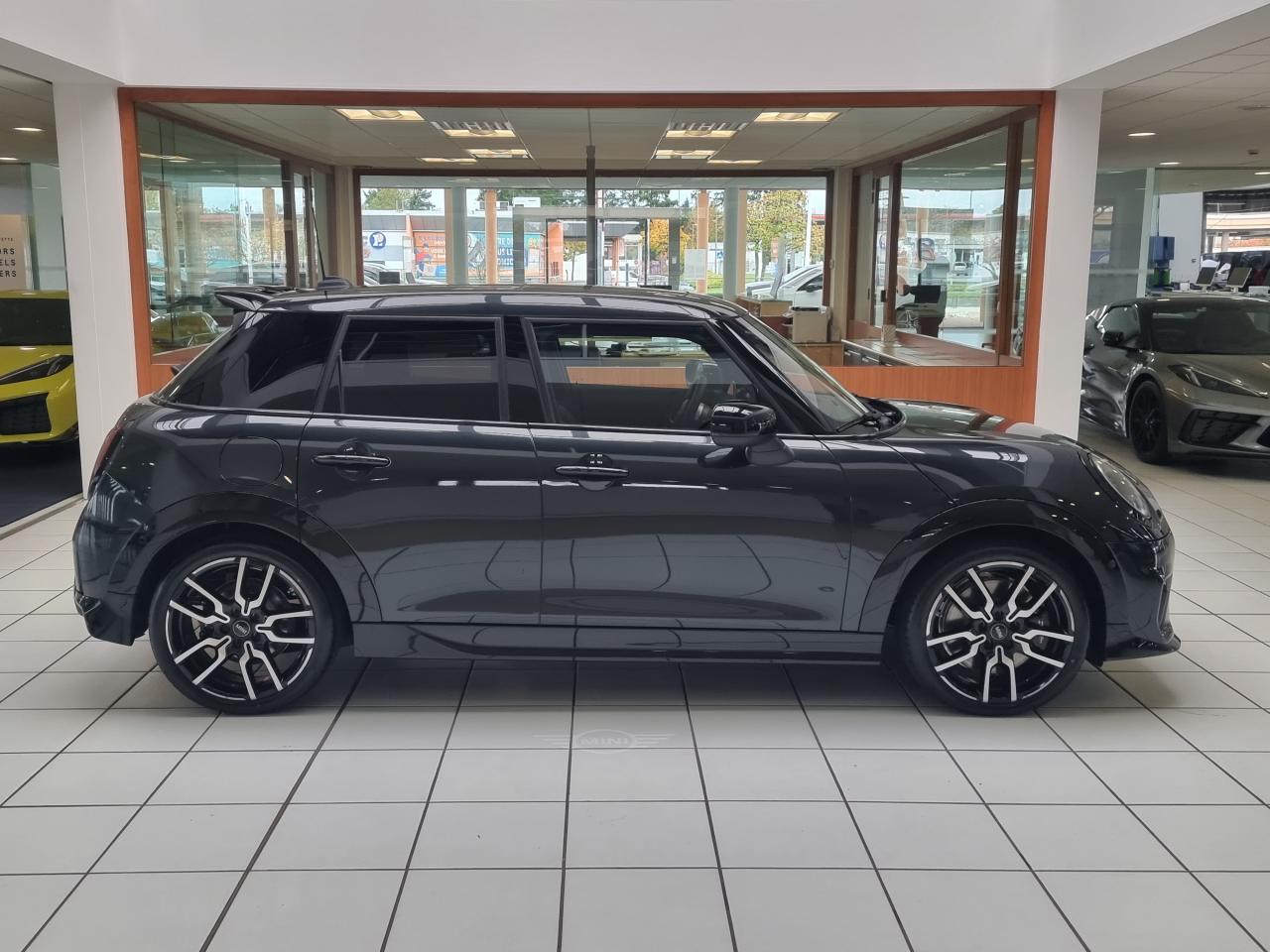 0679-0003054_p68 - MINI - COOPER - 2026 - photo 29