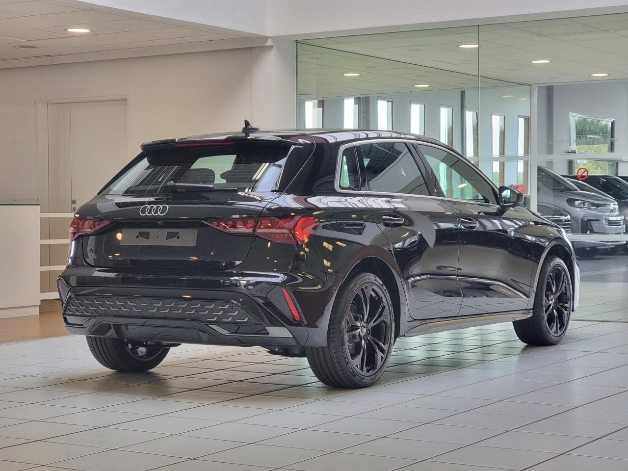 0679-0003074_p68 - AUDI - A3 - 2025 - photo 2