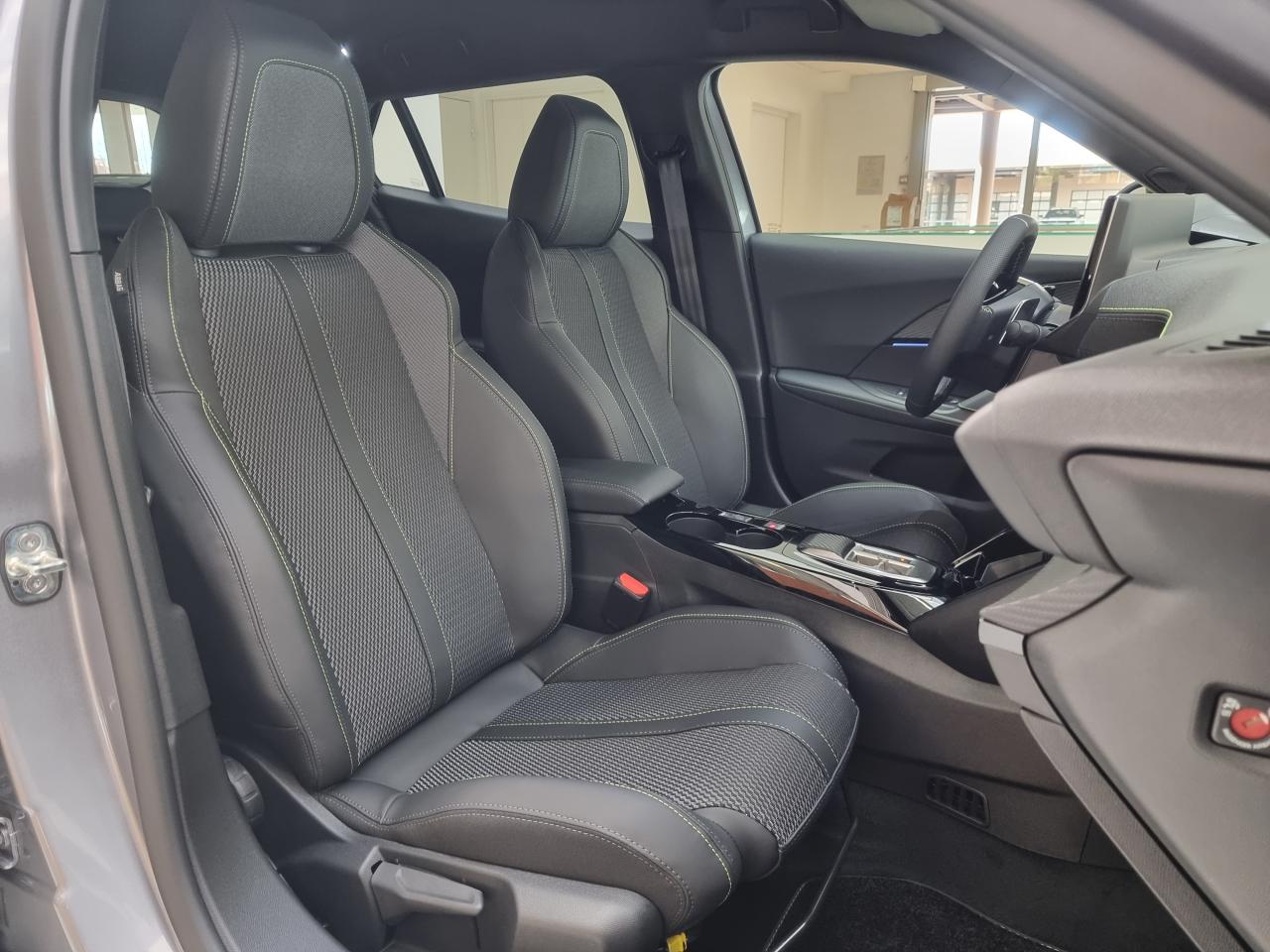 0679-0003240_p68 - PEUGEOT - 2008 - 2025 - photo 11