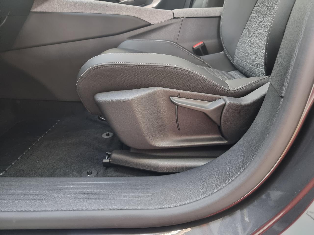 0679-0003277_p68 - PEUGEOT - 5008 - 2025 - photo 18