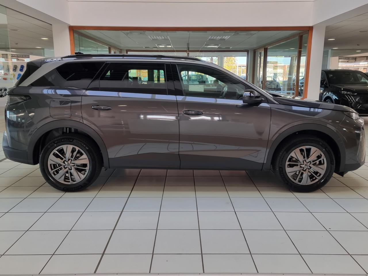 0679-0003277_p68 - PEUGEOT - 5008 - 2025 - photo 32