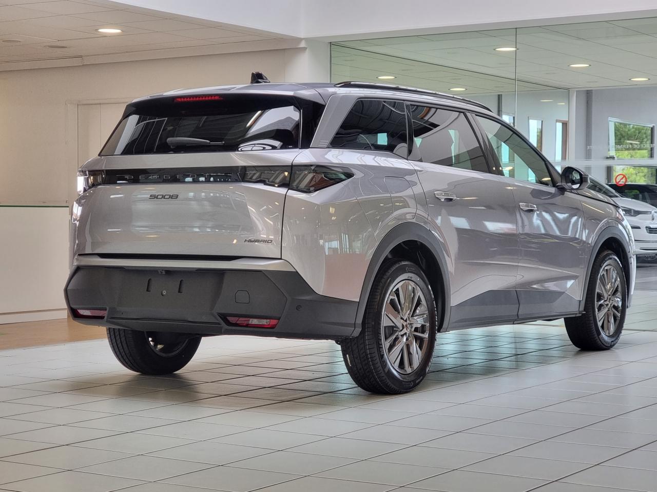 0679-0003278_p68 - PEUGEOT - 5008 - 2025 - photo 2