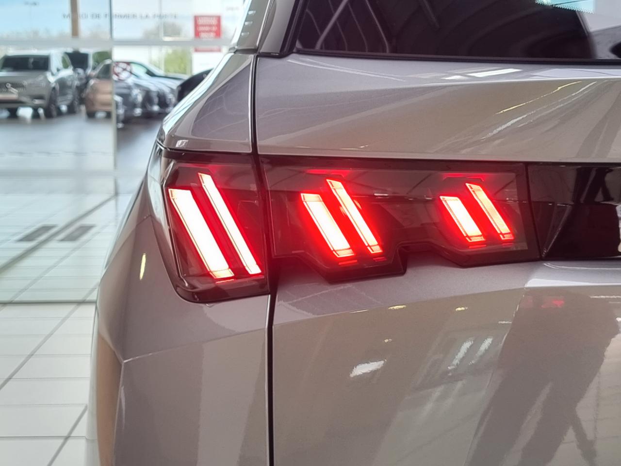 0679-0003278_p68 - PEUGEOT - 5008 - 2025 - photo 7