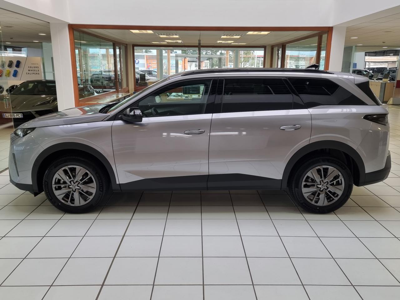 0679-0003278_p68 - PEUGEOT - 5008 - 2025 - photo 28