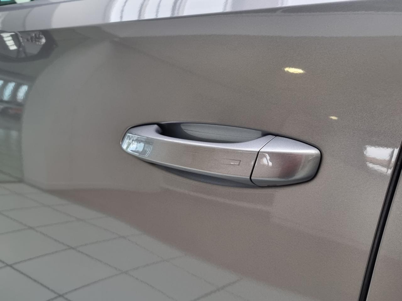 0679-0003278_p68 - PEUGEOT - 5008 - 2025 - photo 24