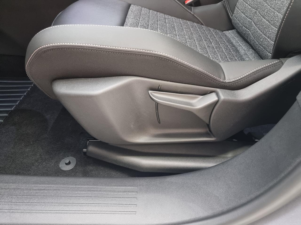 0679-0003278_p68 - PEUGEOT - 5008 - 2025 - photo 16