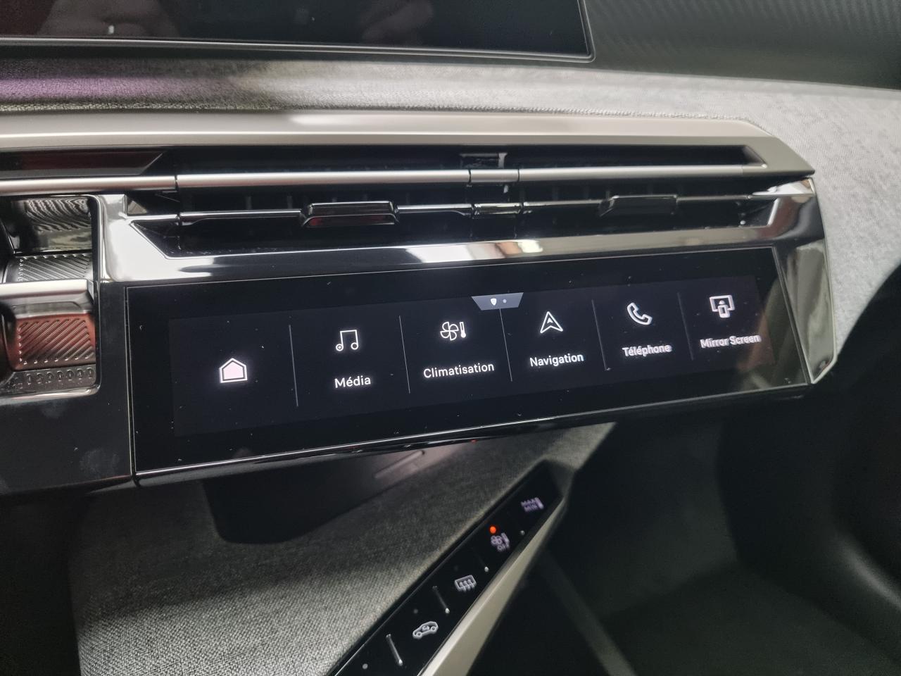 0679-0003278_p68 - PEUGEOT - 5008 - 2025 - photo 19