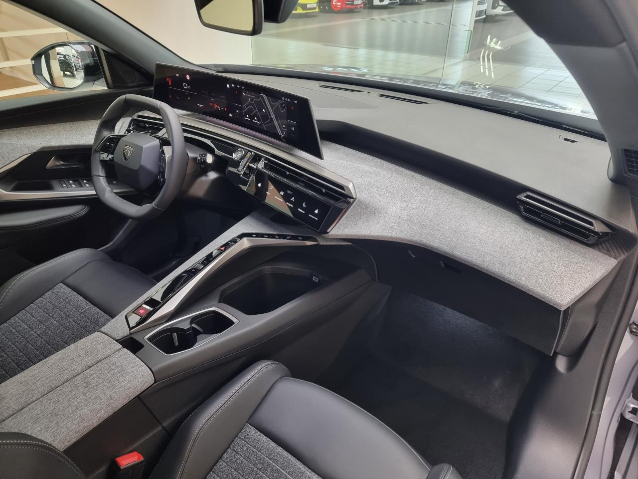 0679-0003278_p68 - PEUGEOT - 5008 - 2025 - photo 3