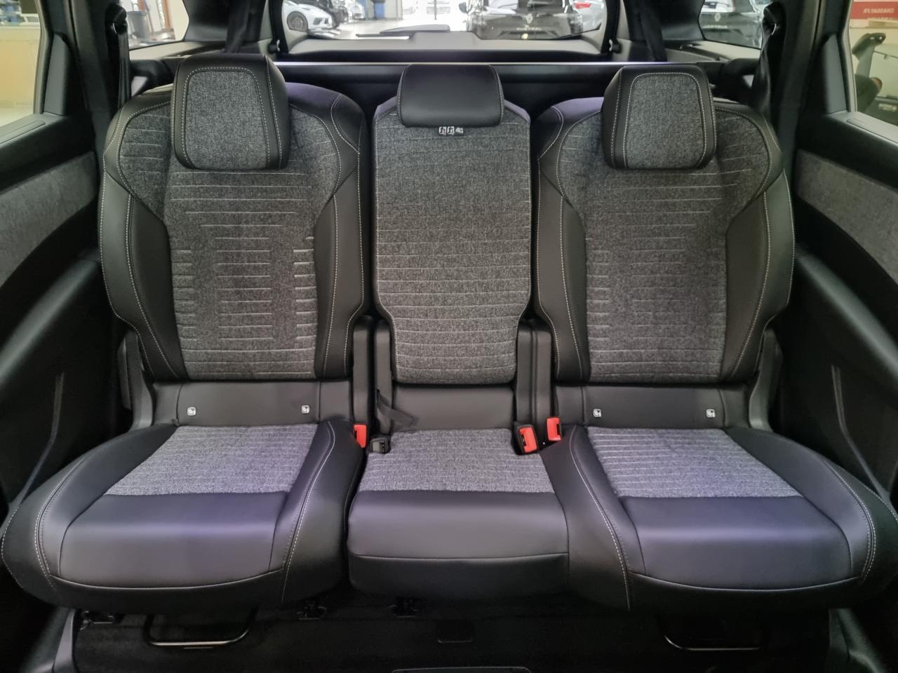 0679-0003278_p68 - PEUGEOT - 5008 - 2025 - photo 11