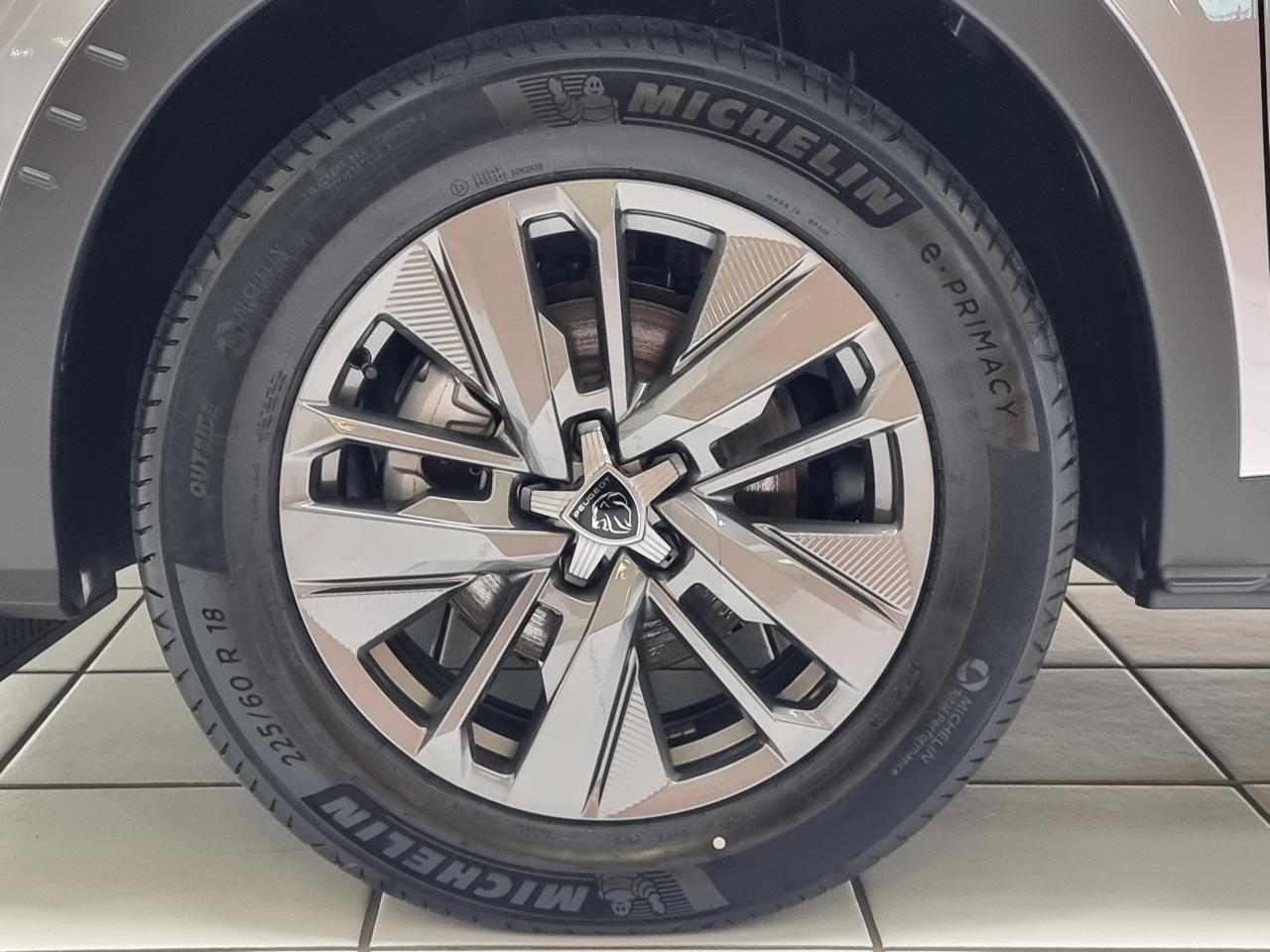 0679-0003278_p68 - PEUGEOT - 5008 - 2025 - photo 5