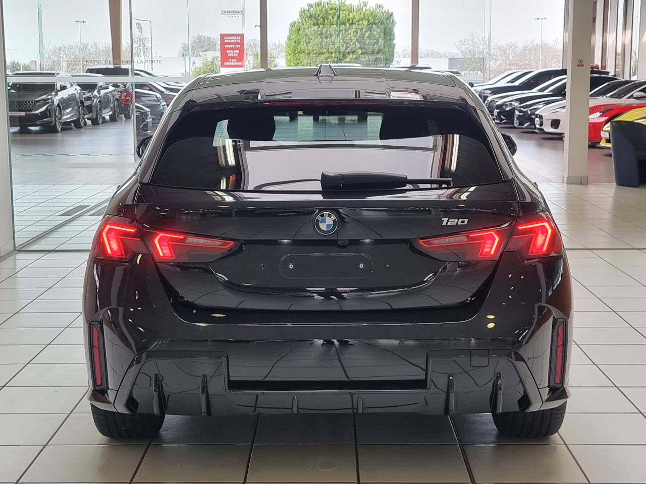 0679-0003284_p68 - BMW - SERIE 1 - 2025 - photo 24