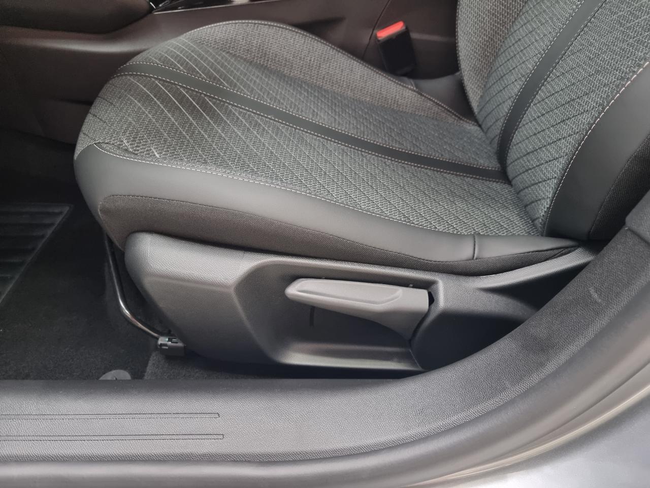 0679-0003329_p68 - PEUGEOT - 208 - 2026 - photo 14